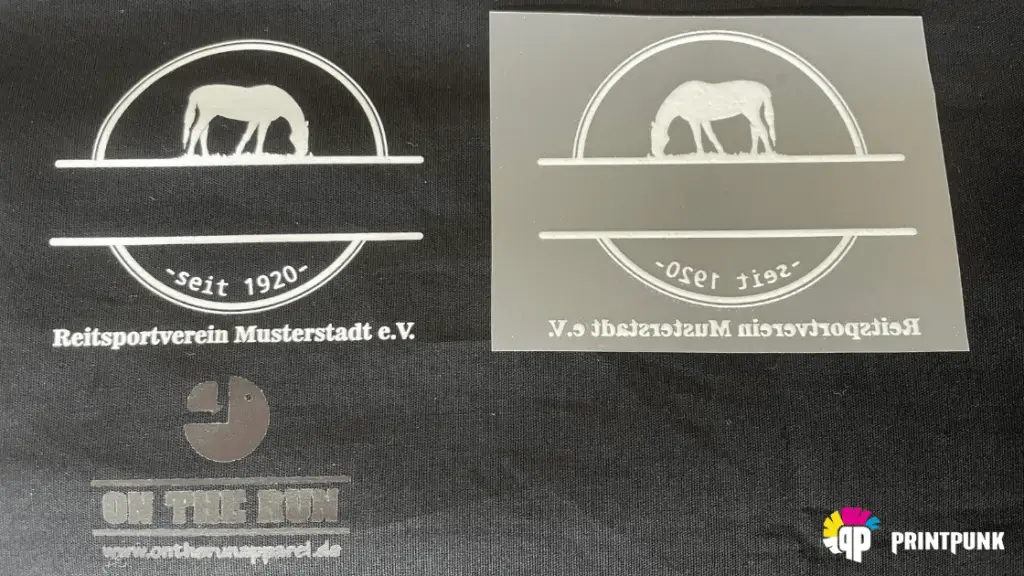 Écriture fine en blanc et noir